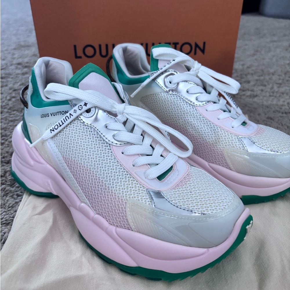 Louis Vuitton Run 55 Sneakers Womens 38.5